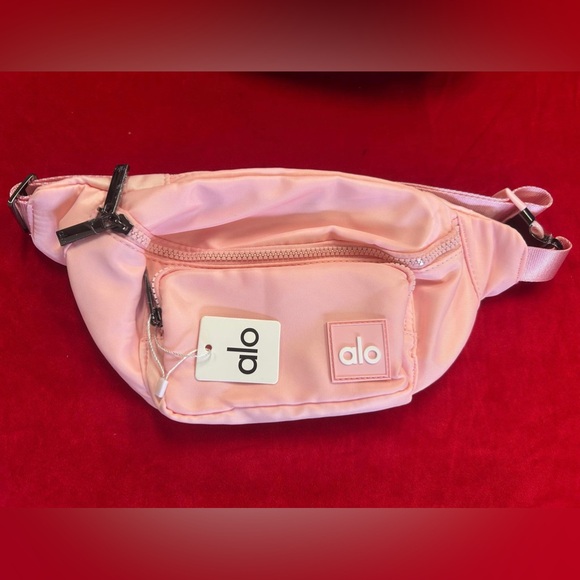 ALO Yoga Light Pink Crossbody Bag - Picture 1 of 1